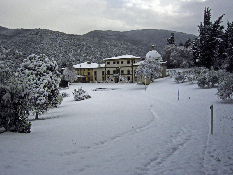 La magica atmosfera del Chianti innevato